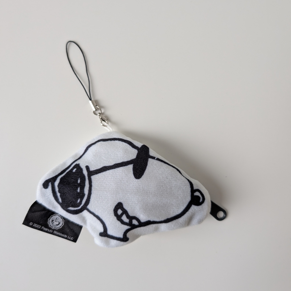 Snoopy White keychain small zipper pouch coin wallet (new without tag)